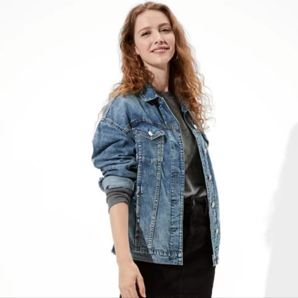 American Eagle NWT Oversized Boyfriend Denim Jacket